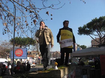andrea-catarci-protesta-porta-san-paolo